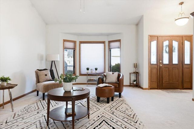 100 MCKENZIE Circle, Council Bluffs, IA 51503