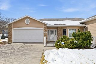 100 MCKENZIE Circle, Council Bluffs, IA 51503