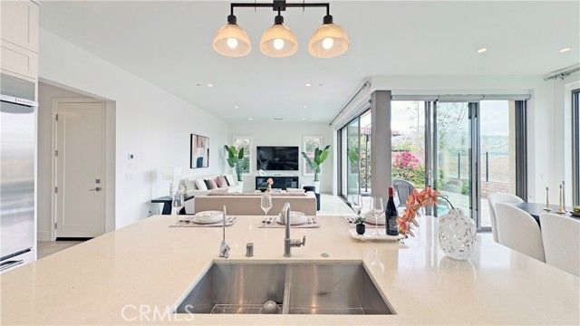 236 Oceano, Irvine, CA 92602