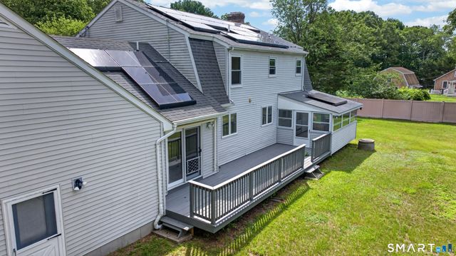 7 Massapeag Point Road, Montville, CT 06382