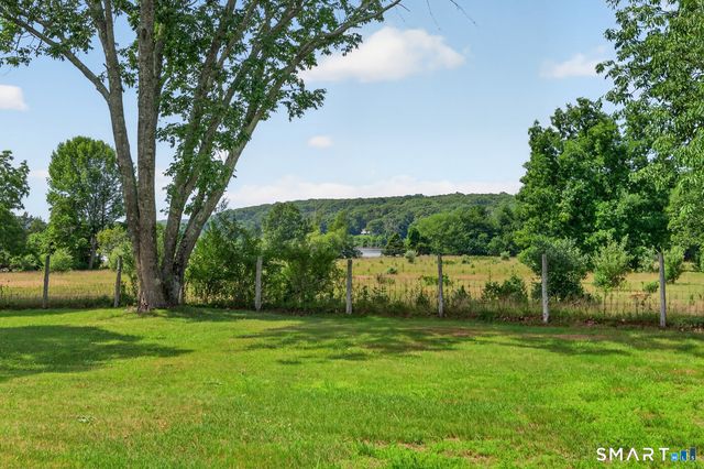 7 Massapeag Point Road, Montville, CT 06382