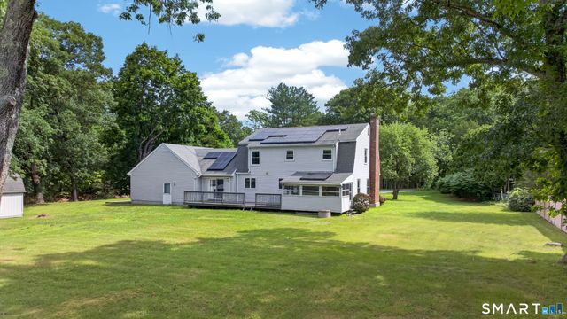 7 Massapeag Point Road, Montville, CT 06382