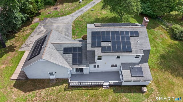 7 Massapeag Point Road, Montville, CT 06382
