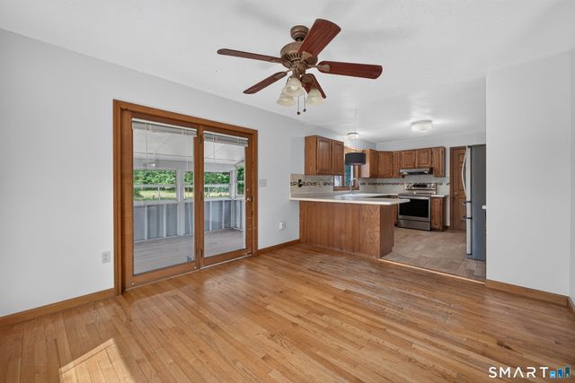 7 Massapeag Point Road, Montville, CT 06382