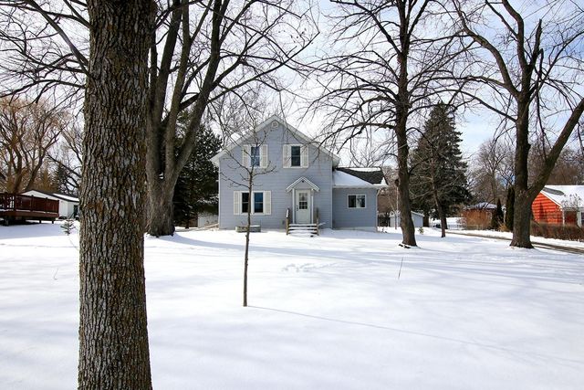 1078 Jefferson Street SE, Hutchinson, MN 55350