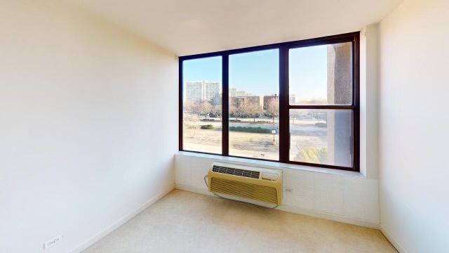 345 E Eastgate Place 304, Chicago, IL 60616
