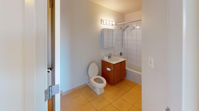 345 E Eastgate Place 304, Chicago, IL 60616