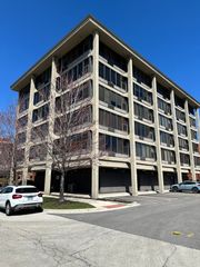 345 E Eastgate Place 304, Chicago, IL 60616