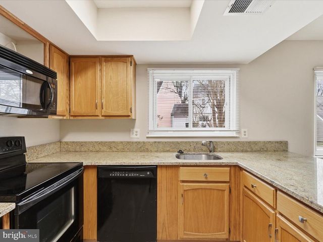 1426 YELLOWWOOD CT, Reston, VA 20190