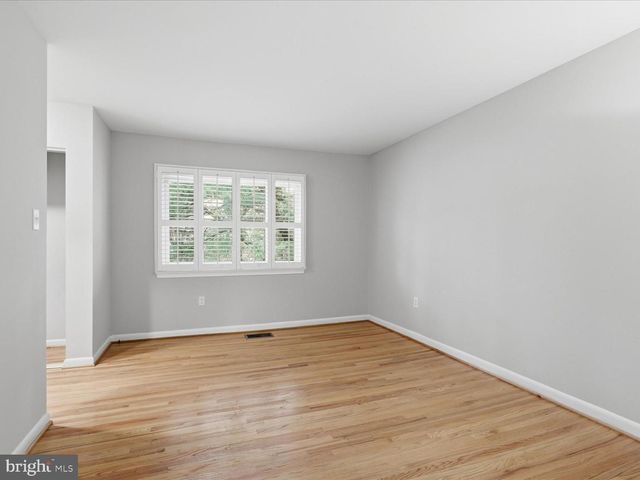 1426 YELLOWWOOD CT, Reston, VA 20190