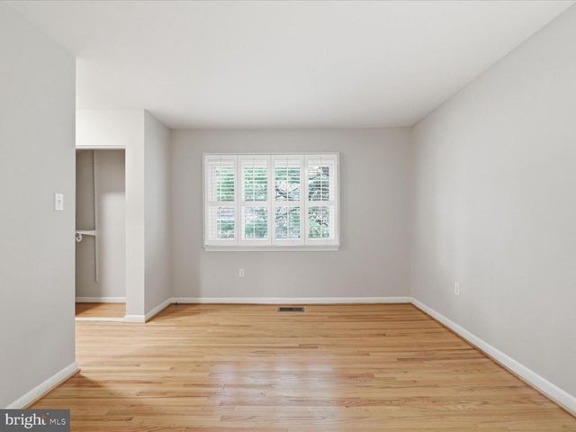 1426 YELLOWWOOD CT, Reston, VA 20190