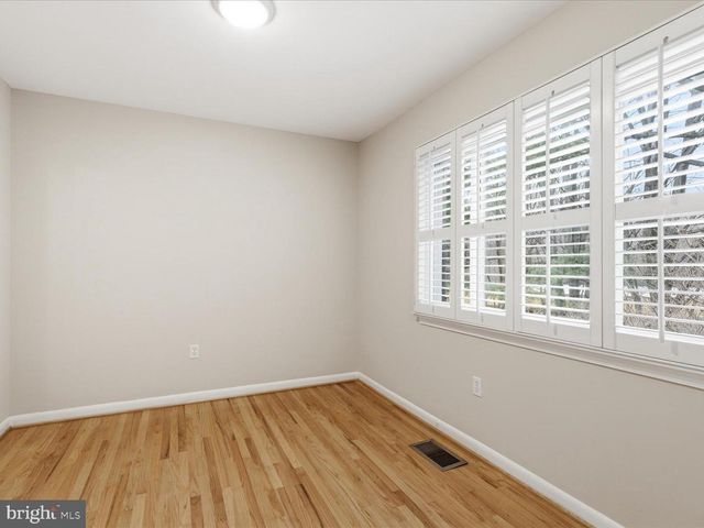 1426 YELLOWWOOD CT, Reston, VA 20190