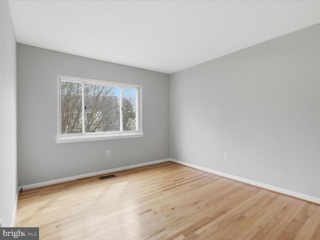 1426 YELLOWWOOD CT, Reston, VA 20190