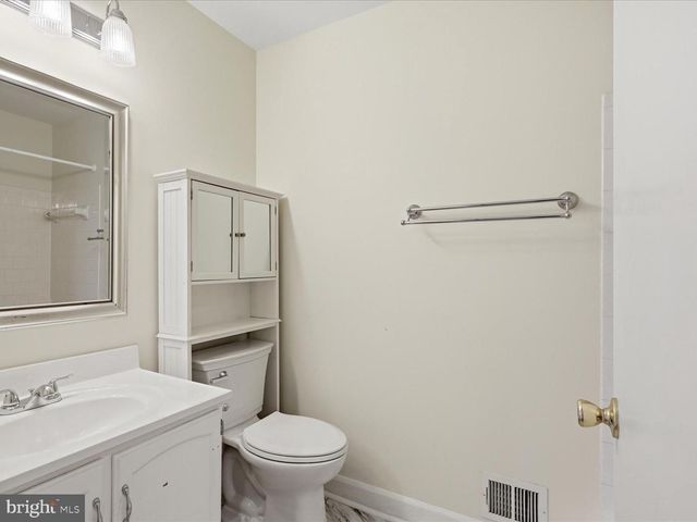 1426 YELLOWWOOD CT, Reston, VA 20190