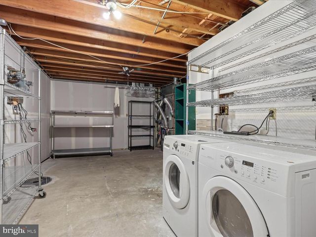 1426 YELLOWWOOD CT, Reston, VA 20190