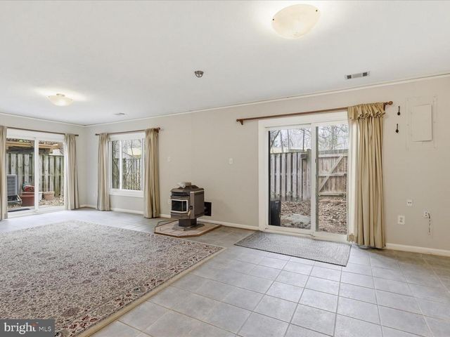 1426 YELLOWWOOD CT, Reston, VA 20190