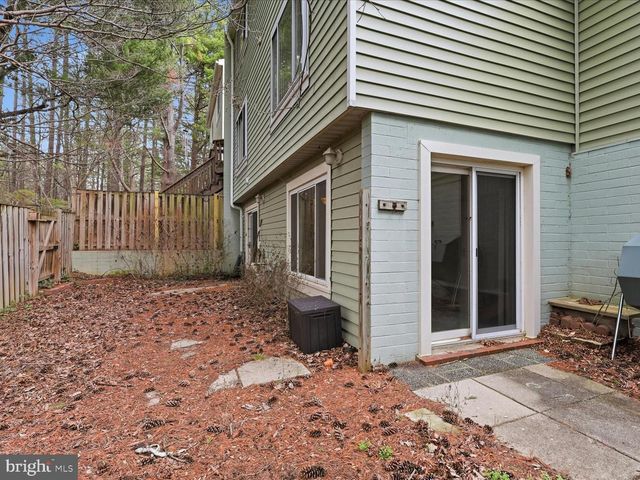 1426 YELLOWWOOD CT, Reston, VA 20190