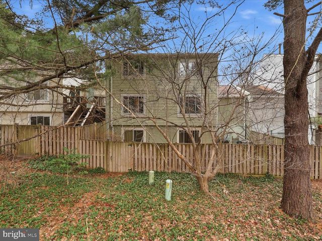 1426 YELLOWWOOD CT, Reston, VA 20190