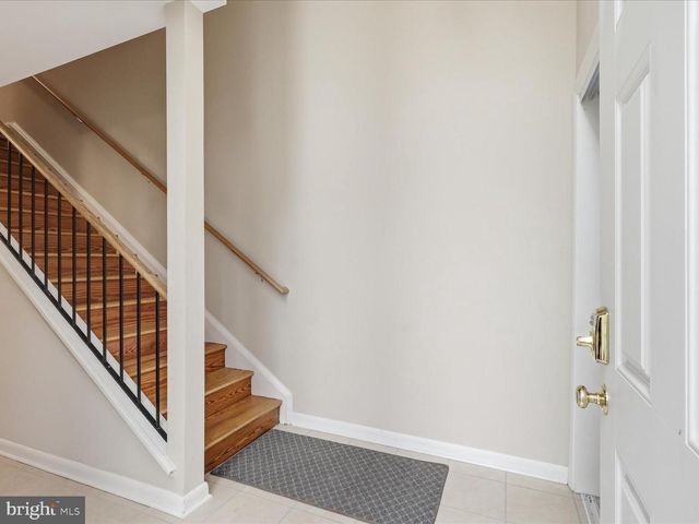 1426 YELLOWWOOD CT, Reston, VA 20190