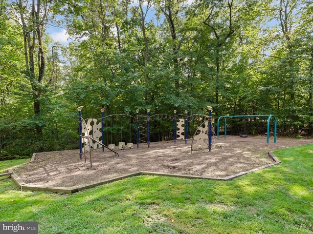 1426 YELLOWWOOD CT, Reston, VA 20190