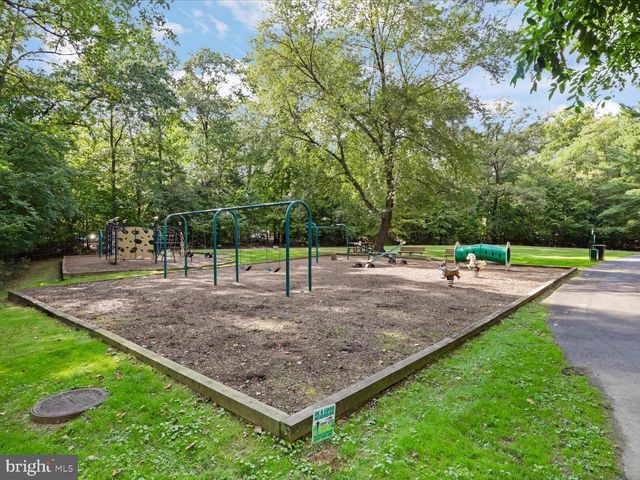 1426 YELLOWWOOD CT, Reston, VA 20190