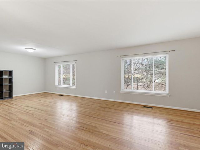 1426 YELLOWWOOD CT, Reston, VA 20190