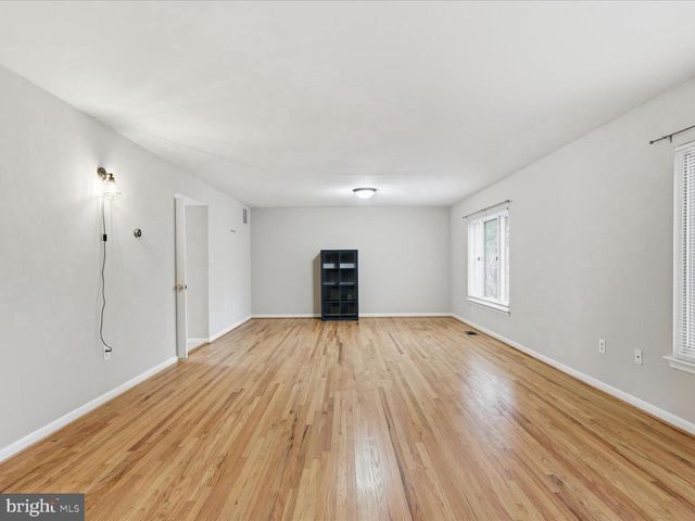 1426 YELLOWWOOD CT, Reston, VA 20190