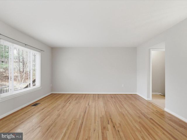 1426 YELLOWWOOD CT, Reston, VA 20190