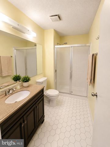 13 RICKARD CT, Lawrence, NJ 08648