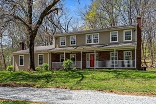 6 Fleming Court, Washington Twp., NJ 07853