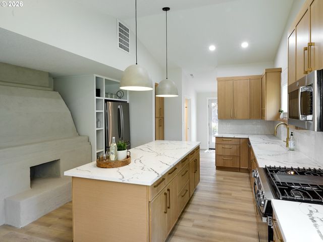 7911 Se SUNNYSIDE Dr, Milwaukie, OR 97222