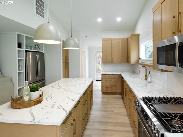 7911 Se SUNNYSIDE Dr, Milwaukie, OR 97222