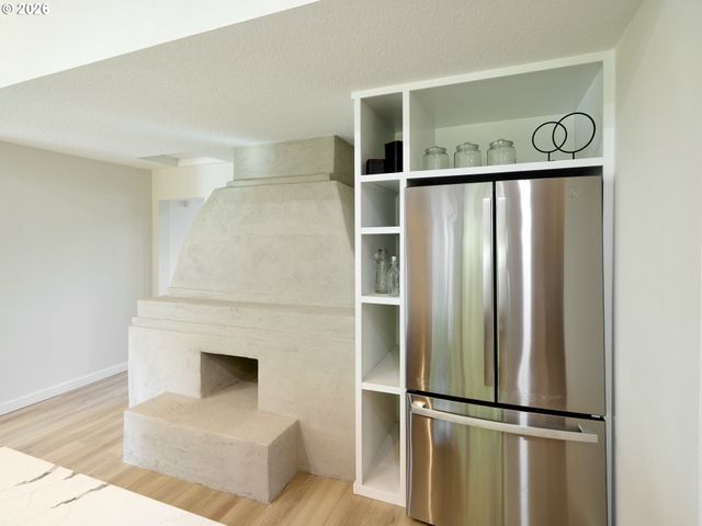 7911 Se SUNNYSIDE Dr, Milwaukie, OR 97222