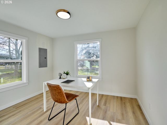 7911 Se SUNNYSIDE Dr, Milwaukie, OR 97222