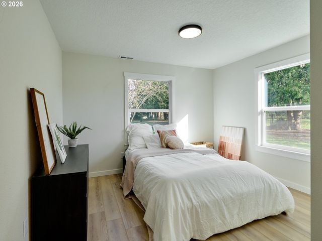 7911 Se SUNNYSIDE Dr, Milwaukie, OR 97222