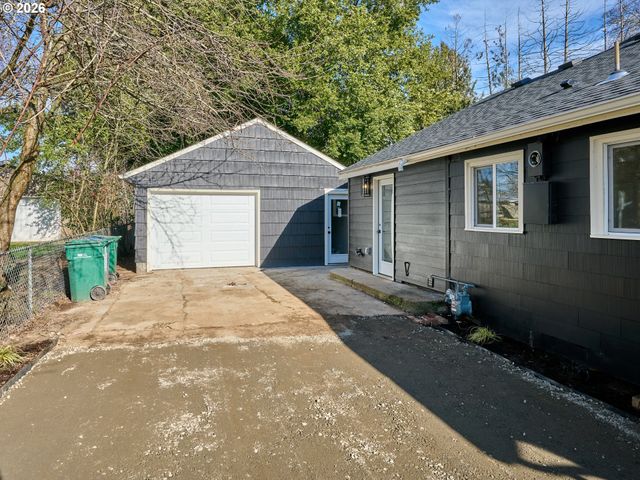 7911 Se SUNNYSIDE Dr, Milwaukie, OR 97222