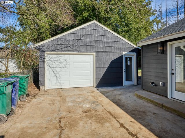 7911 Se SUNNYSIDE Dr, Milwaukie, OR 97222