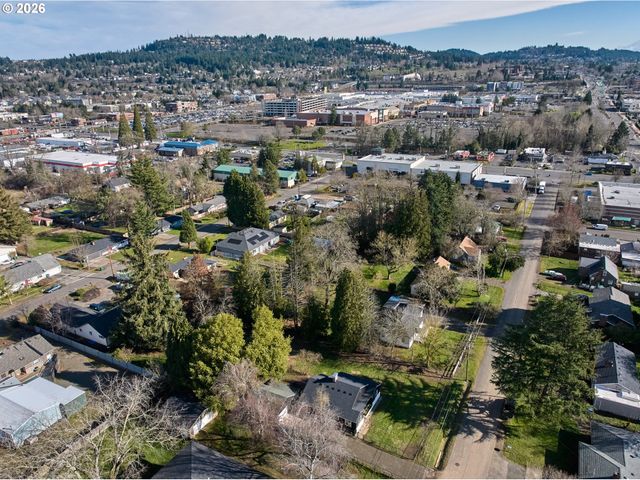 7911 Se SUNNYSIDE Dr, Milwaukie, OR 97222