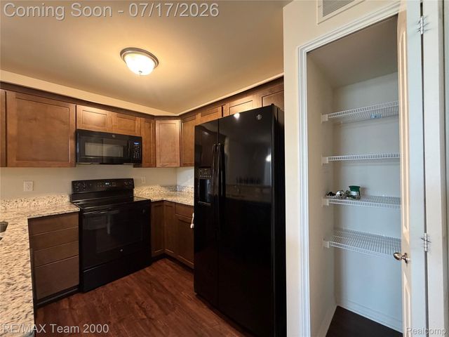 45702 Aragon Lane, Canton Charter Township, MI 48187