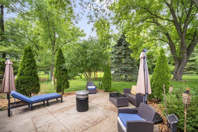N51W15674 Fair Oak PARKWAY, Menomonee Falls, WI 53051