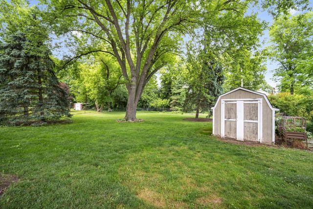 N51W15674 Fair Oak PARKWAY, Menomonee Falls, WI 53051