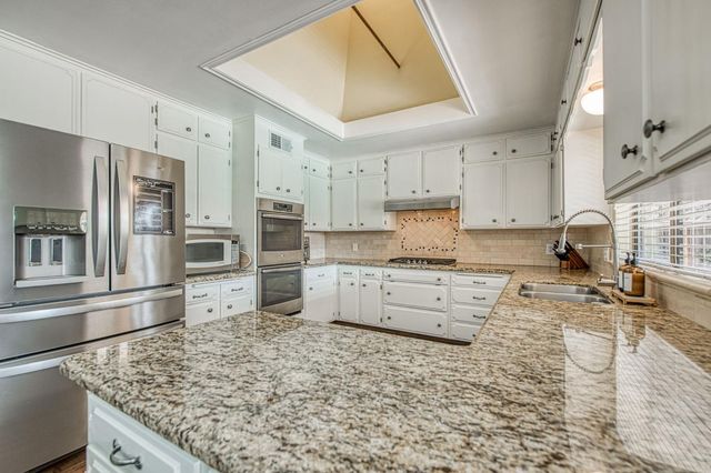 1557 W Warner Avenue, Fresno, CA 93711