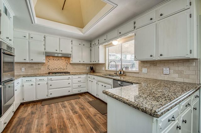 1557 W Warner Avenue, Fresno, CA 93711