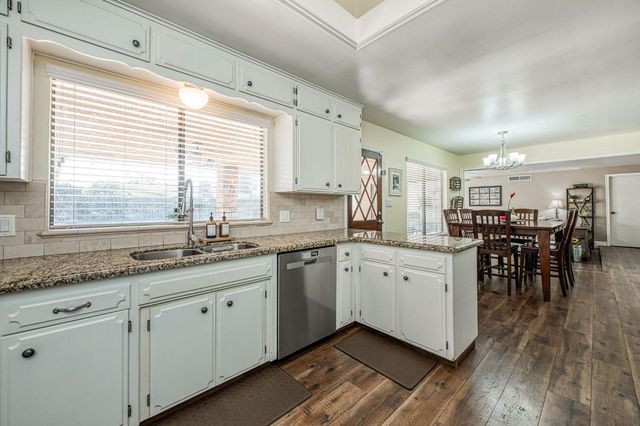 1557 W Warner Avenue, Fresno, CA 93711