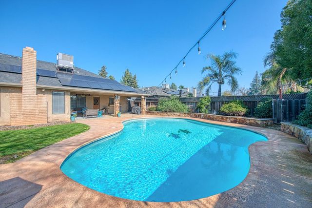 1557 W Warner Avenue, Fresno, CA 93711