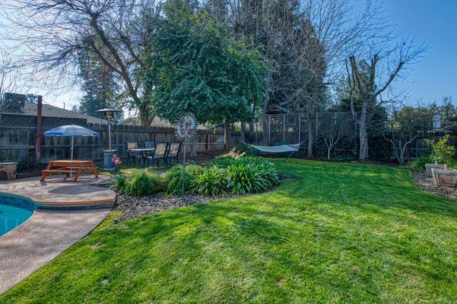 1557 W Warner Avenue, Fresno, CA 93711