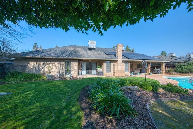 1557 W Warner Avenue, Fresno, CA 93711