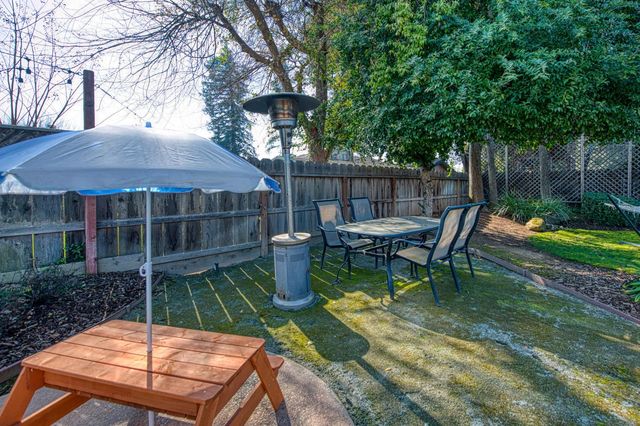 1557 W Warner Avenue, Fresno, CA 93711