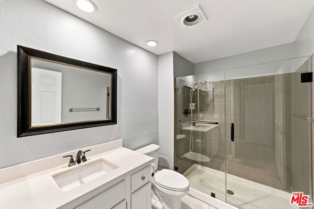14347 Albers Street 302, Los Angeles, CA 91401