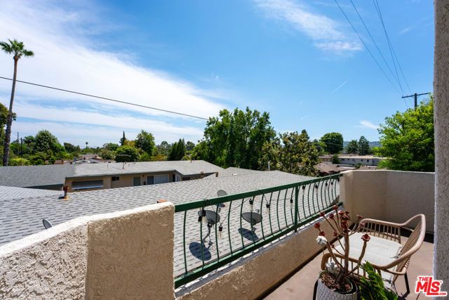14347 Albers Street 302, Los Angeles, CA 91401